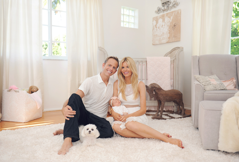 Family newborn session in Miami.