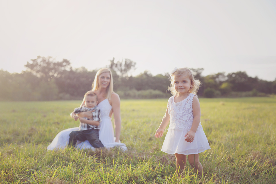 Family photo shoot in Davie, Florida.